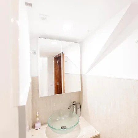 Apartment Colonial Stone