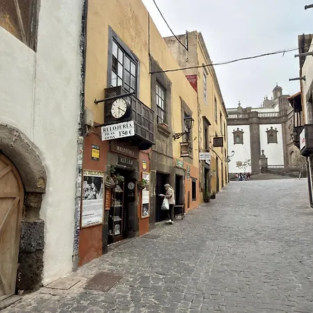 Colonial Stone Apartment